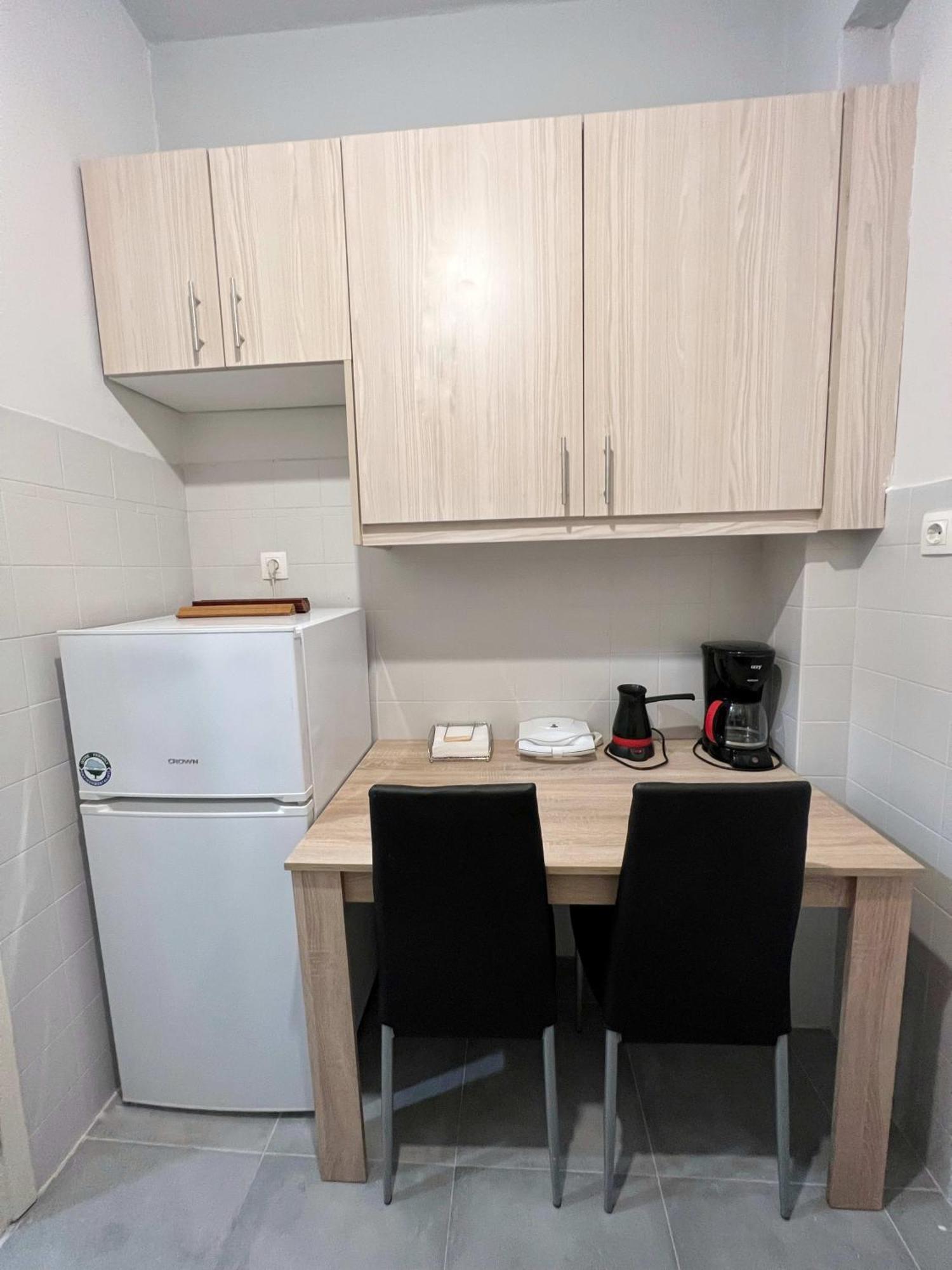 Central Apartment 3' To Metaksourgio Metro Station 雅典 外观 照片