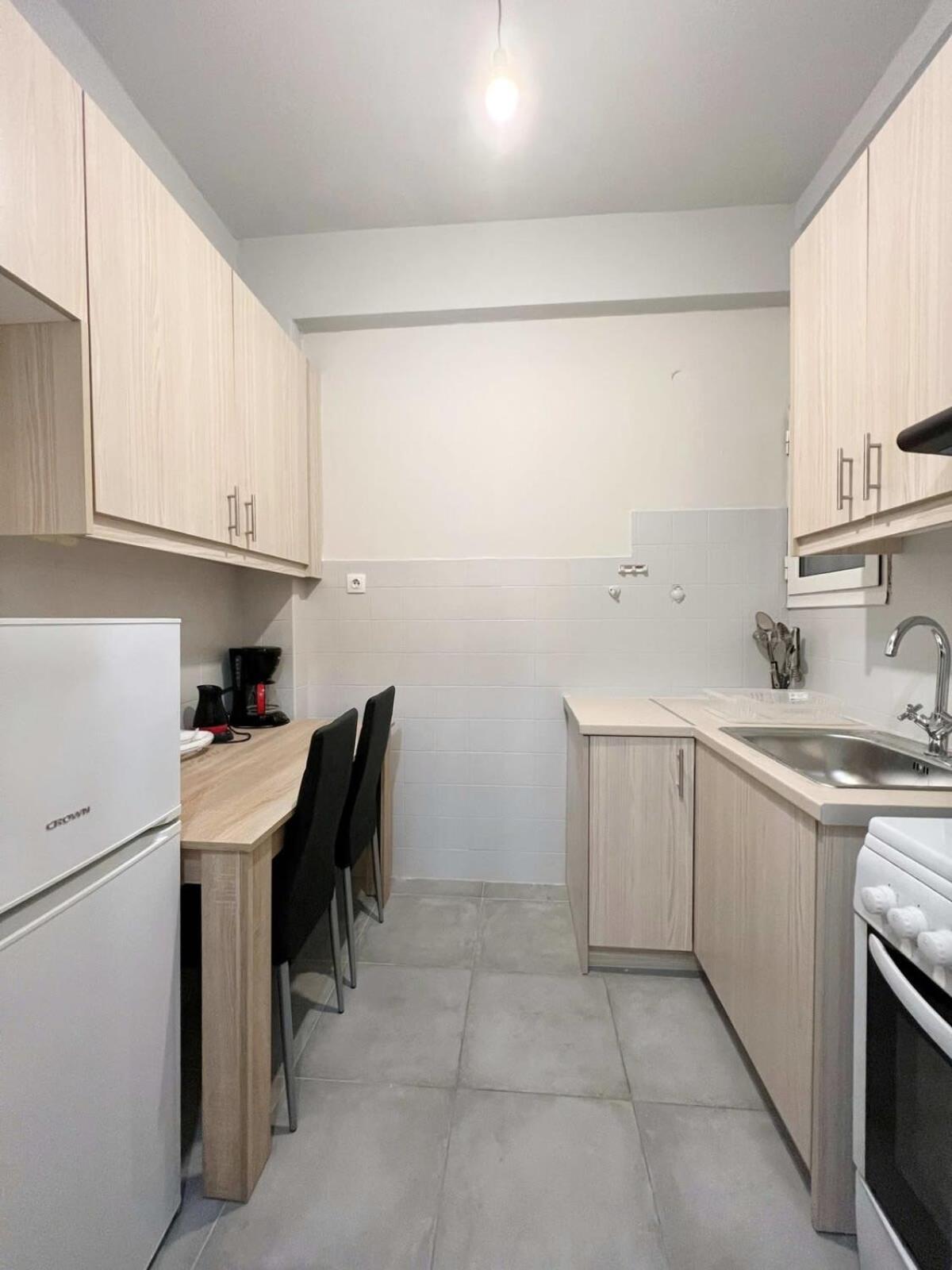 Central Apartment 3' To Metaksourgio Metro Station 雅典 外观 照片